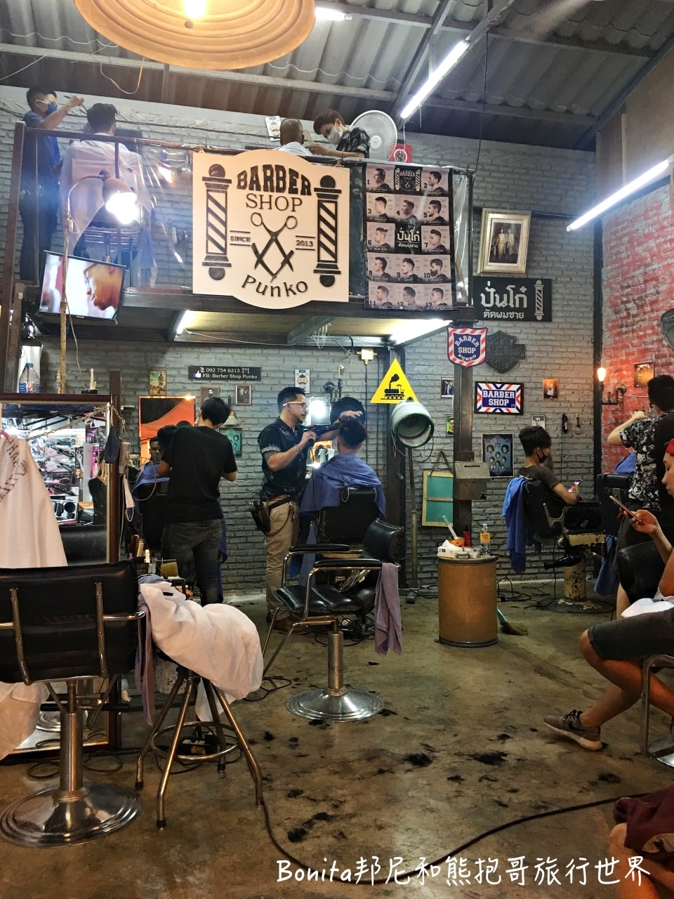 曼谷鐵道夜市21.jpg