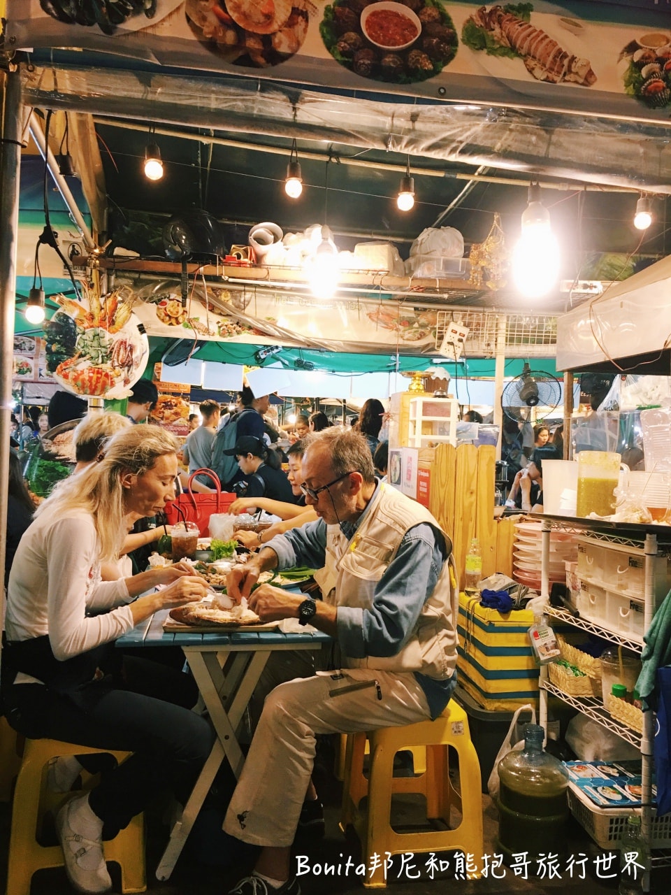 曼谷鐵道夜市35.jpg